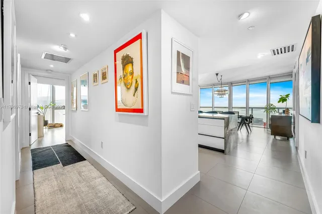 $9,400 | 465 Brickell Avenue, Unit 3901, Miami, FL 33131