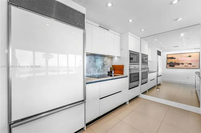 $9,400 | 465 Brickell Avenue, Unit 3901, Miami, FL 33131