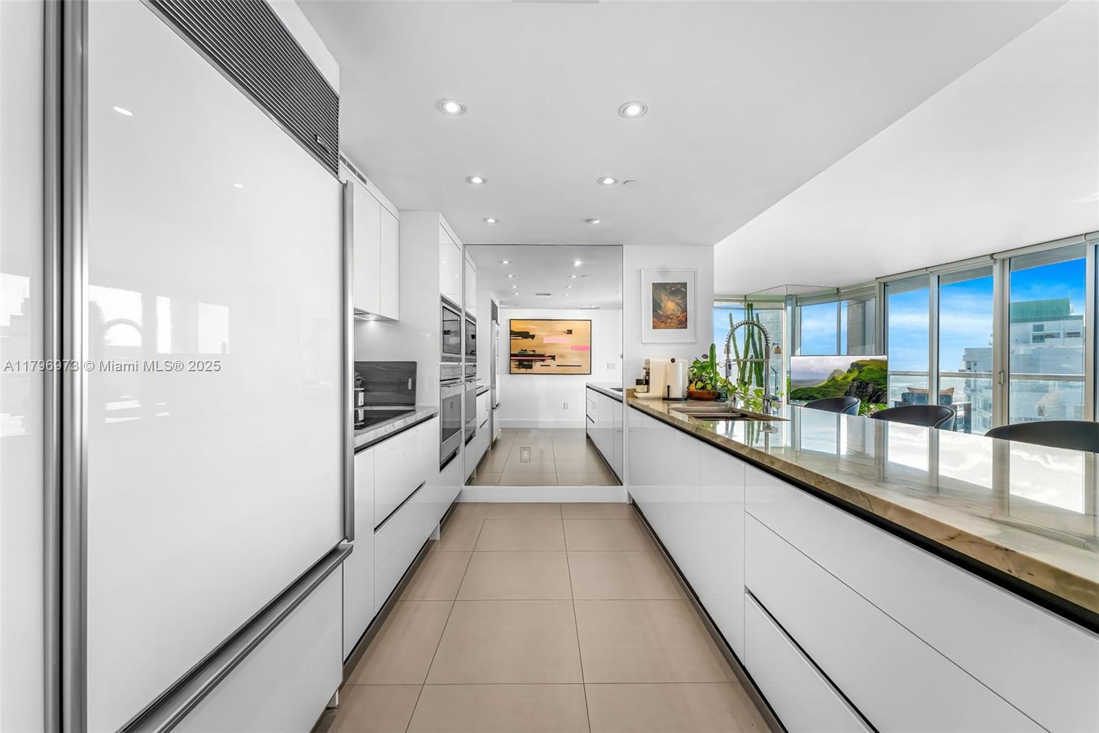 465 Brickell Avenue, Unit 3901 Miami, FL 33131 - Photo 7 of 30