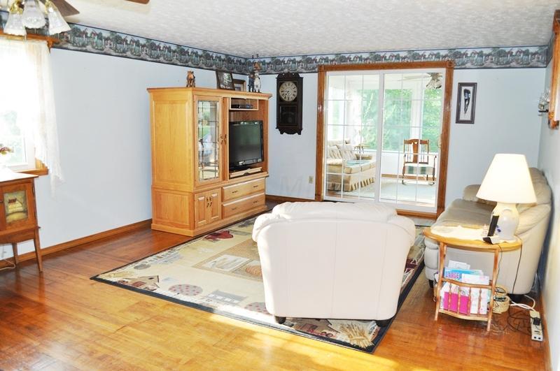 6445 Fisher Road Northwest Baltimore, OH 43105 - Photo 5 of 35
