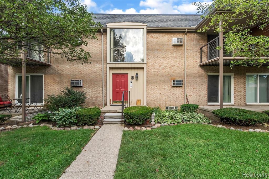 1725 14 14 Mile Road, Unit D Birmingham, MI 48009 - Photo 1 of 32