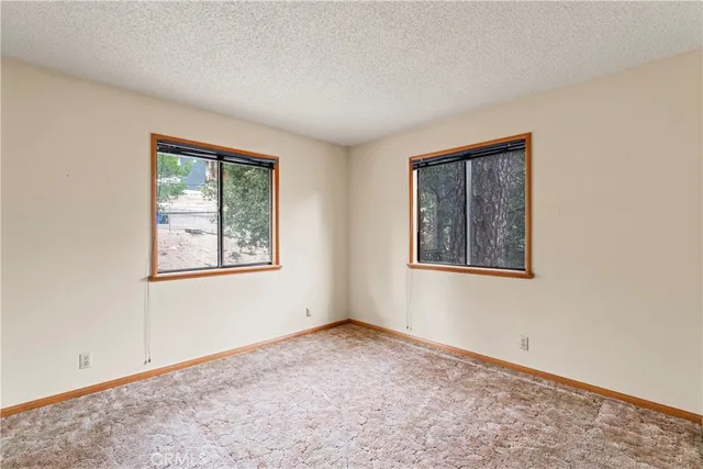 $555,000 | 24259 Zurich Drive, Crestline, CA 92325