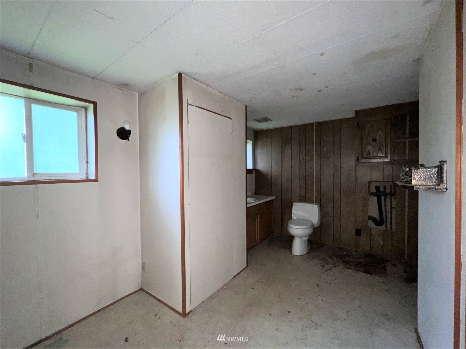 2 Hidden Falls Spur Road Republic, WA 99166 - Photo 12 of 26 a view of a bathroom with a toilet