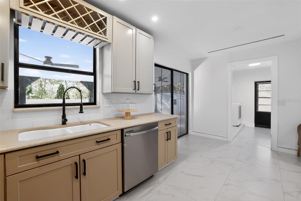 320 Pheasant Circle Brandon, FL 33510 - Photo 12 of 33