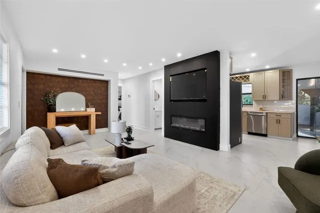 $389,900 | 320 Pheasant Circle, Brandon, FL 33510