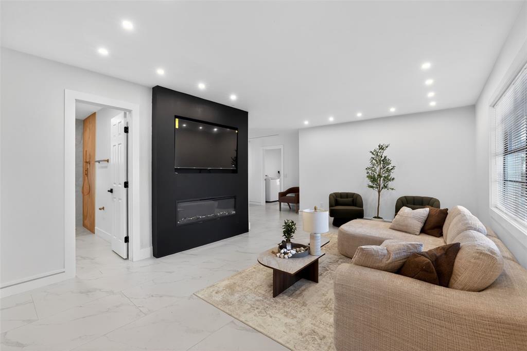 320 Pheasant Circle Brandon, FL 33510 - Photo 6 of 33