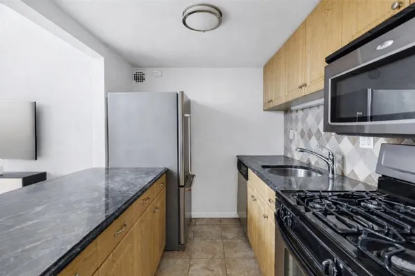 $3,600 | 80 Park Avenue, Unit 2F, Hoboken, NJ 07030