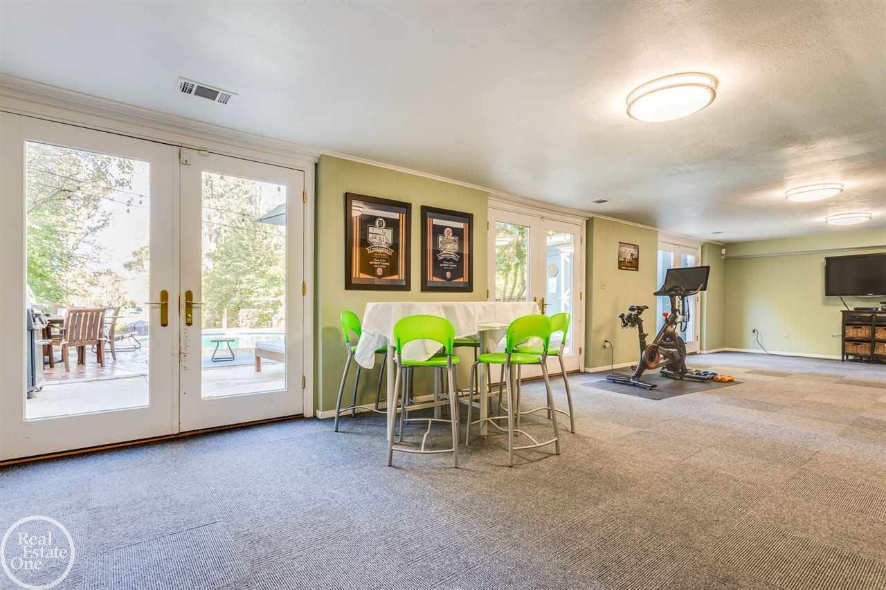 2915 Riverside Drive Port Huron, MI 48060 - Photo 82 of 92 50043826-81.JPG