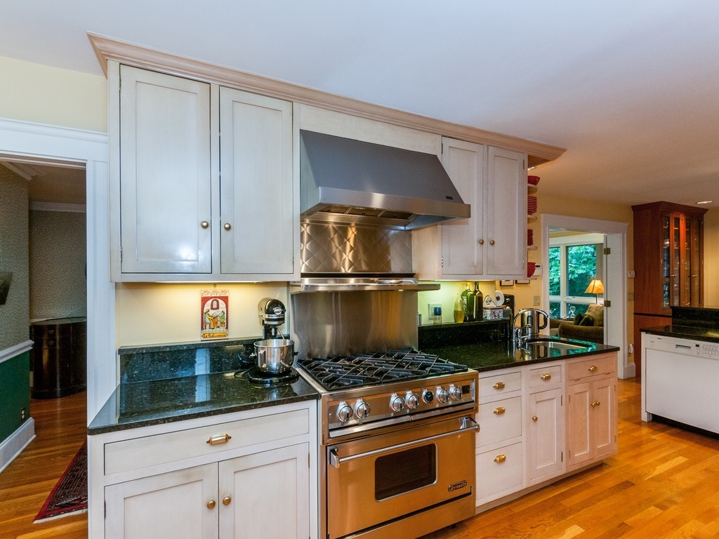 36 Pine Crest Road Newton, MA 02459 - Photo 7 of 29 Gallery Image 7