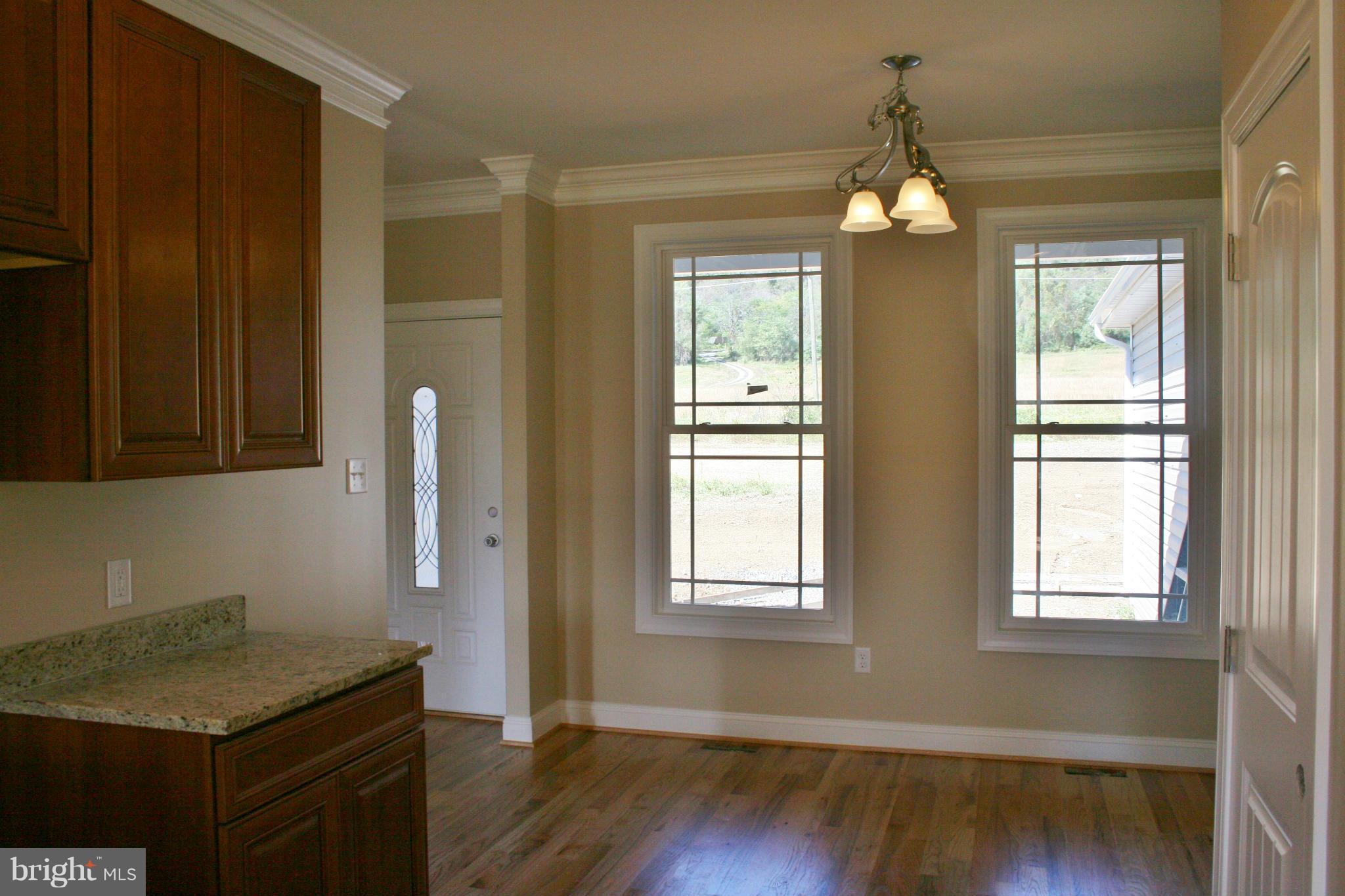 3233 Back Mountain Road Winchester, VA 22602 - Photo 9 of 25 Dining Room