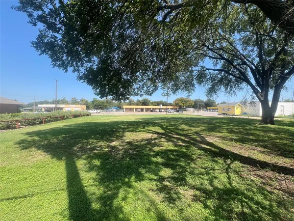 $79,900 | 509 South Main Street, McGregor, TX 76657