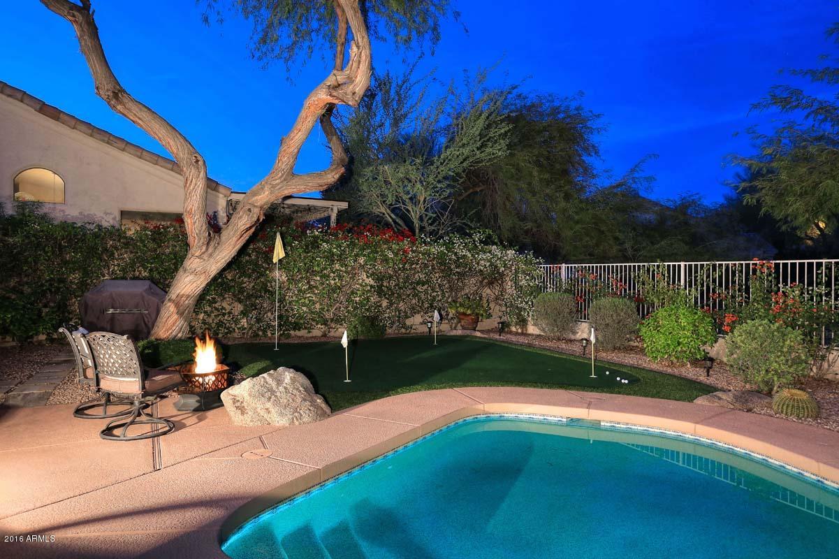 9642 East Pine Valley Road Scottsdale, AZ 85260 - Photo 21 of 75 Night-Putting Green