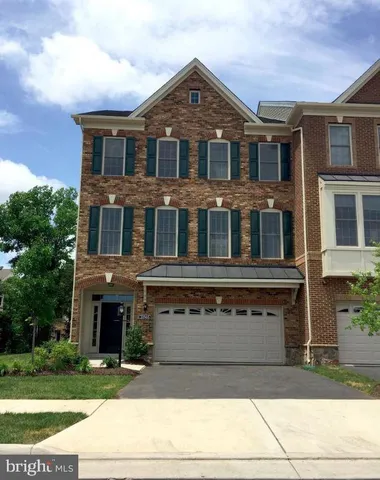 $3,800 | 22555 Windsor Locks Square, Ashburn, VA 20148