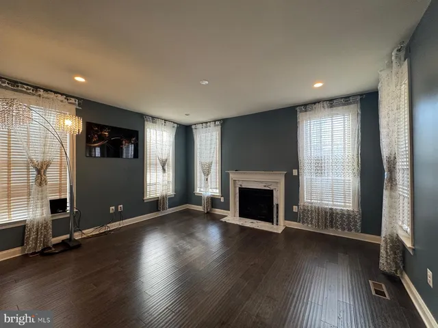 $3,800 | 22555 Windsor Locks Square, Ashburn, VA 20148