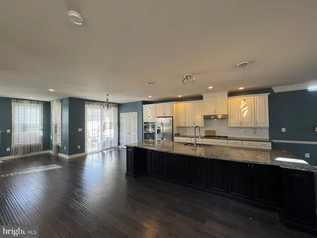 $3,800 | 22555 Windsor Locks Square, Ashburn, VA 20148