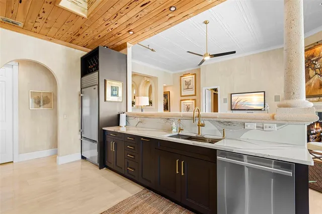 $1,975,000 | 967 Landmark Circle, Tierra Verde, FL 33715