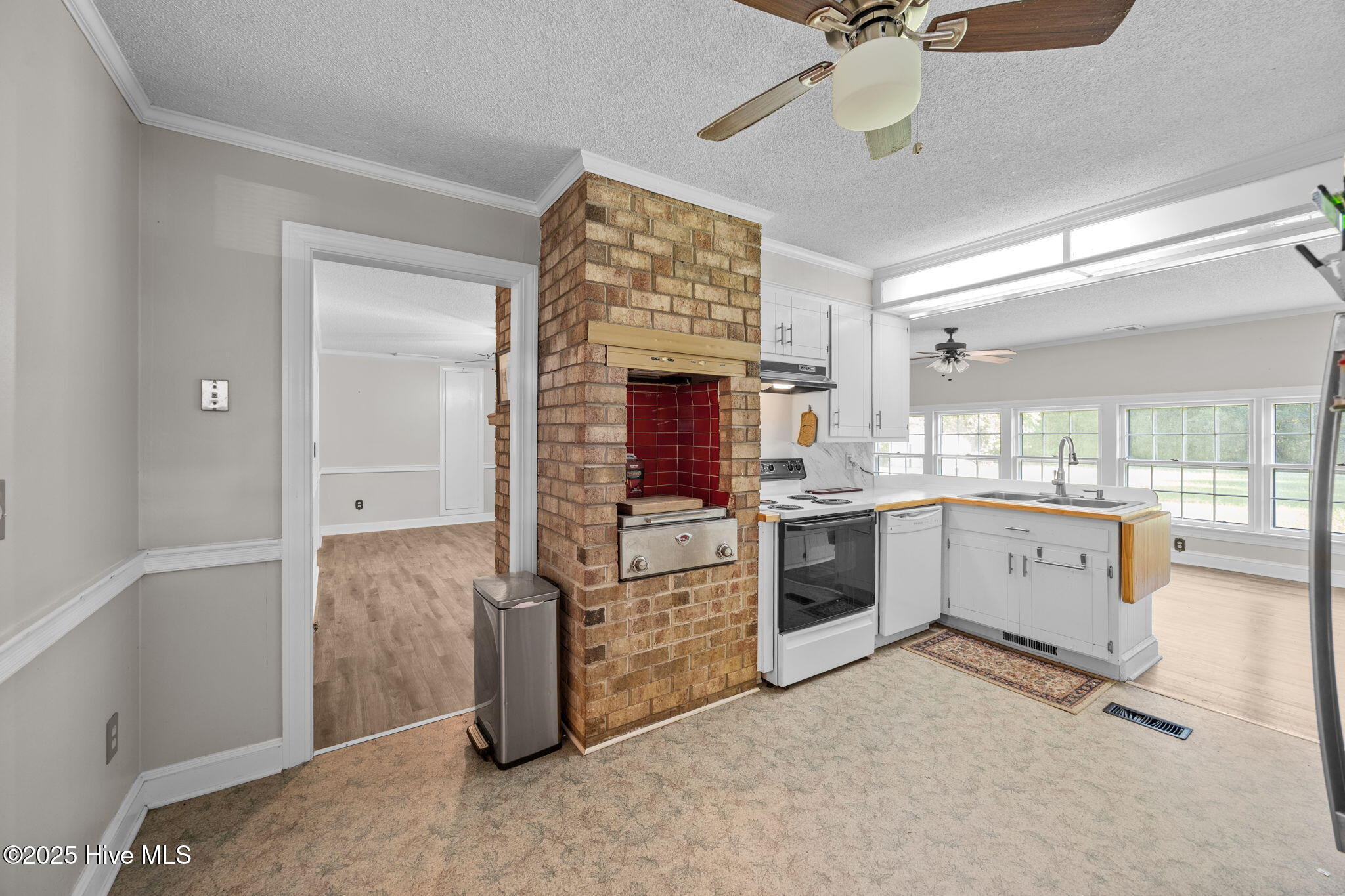 1813 Worthington Road Greenville, NC 27858 - Photo 6 of 33 12-web-or-mls-BLS_0018