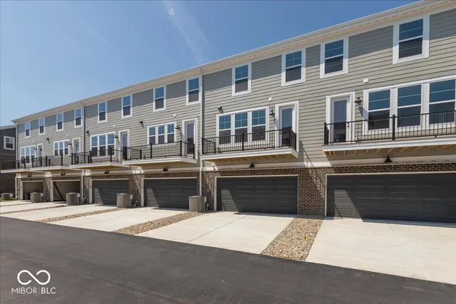 $347,990 | 7351 Bayview Run, McCordsville, IN 46055