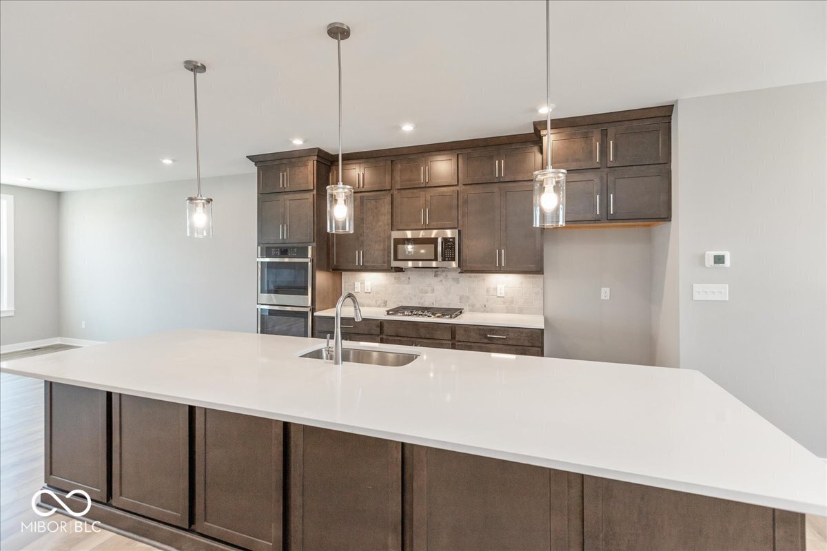 7351 Bayview Run McCordsville, IN 46055 - Photo 9 of 40