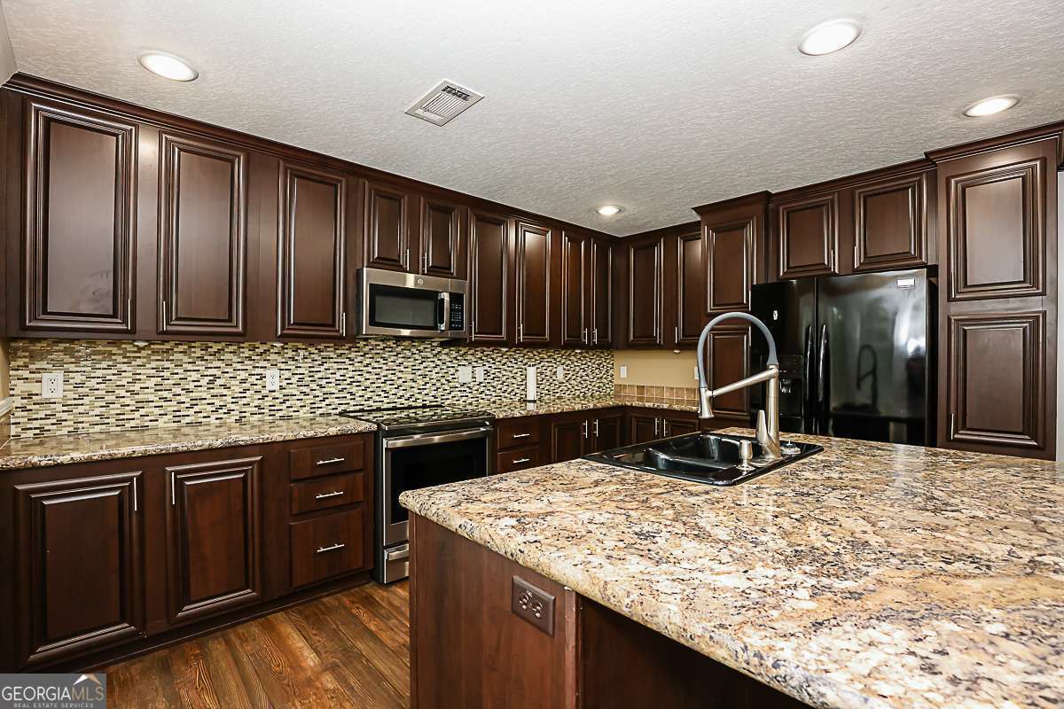 218 Sweet Gum Drive Springfield, GA 31329 - Photo 14 of 31