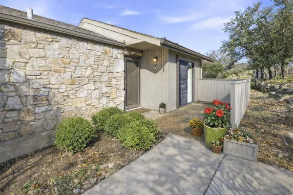 $210,000 | 1805-102 West Lane, Kerrville, TX 78028