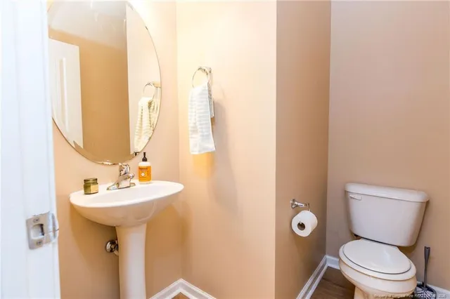 a view of livingroom with furniture and windows