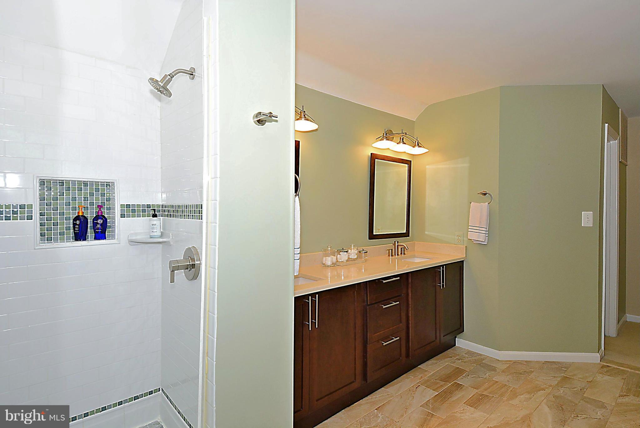 110 Hart Road Gaithersburg, MD 20878 - Photo 13 of 30 Bath (Master)