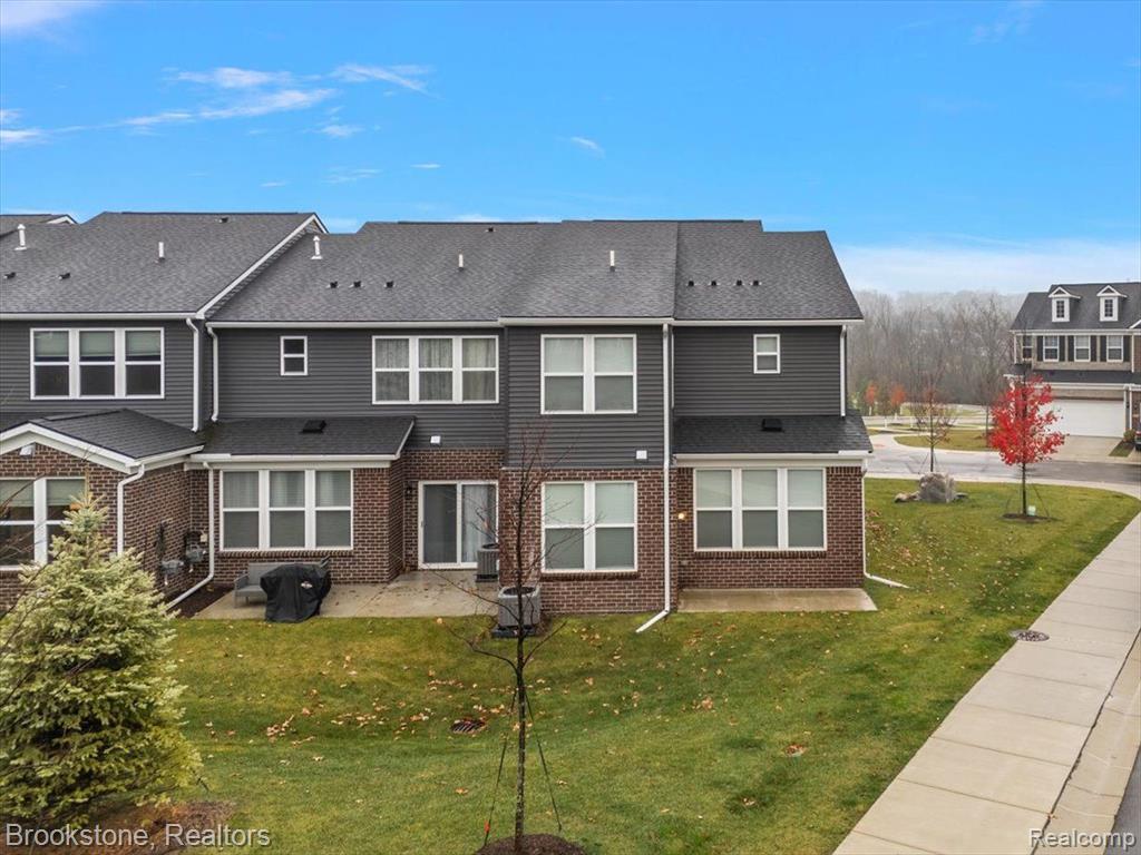 348 Strawberry Drive Rochester, MI 48307 - Photo 7 of 45