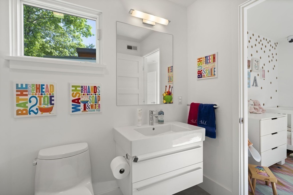 10 Coyne Road, Unit 10 Newton, MA 02468 - Photo 23 of 32