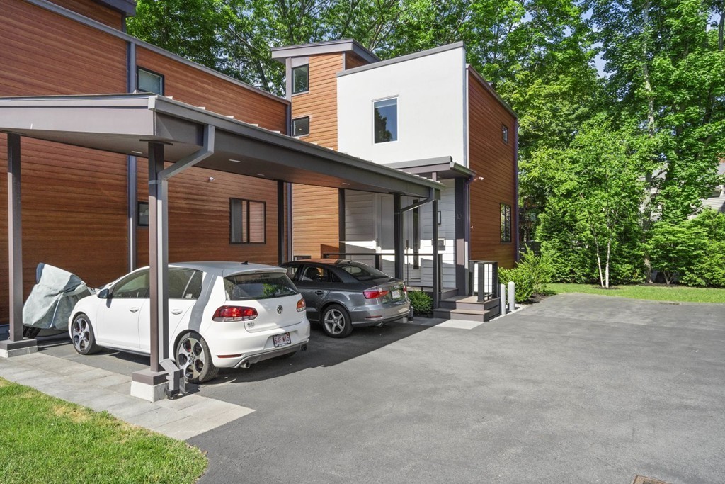 10 Coyne Road, Unit 10 Newton, MA 02468 - Photo 3 of 32