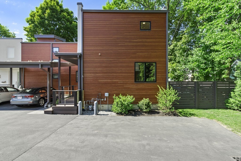 10 Coyne Road, Unit 10 Newton, MA 02468 - Photo 4 of 32