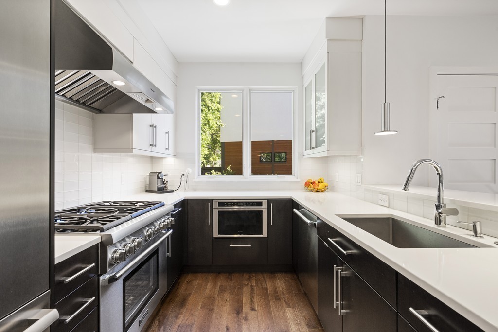 10 Coyne Road, Unit 10 Newton, MA 02468 - Photo 8 of 32