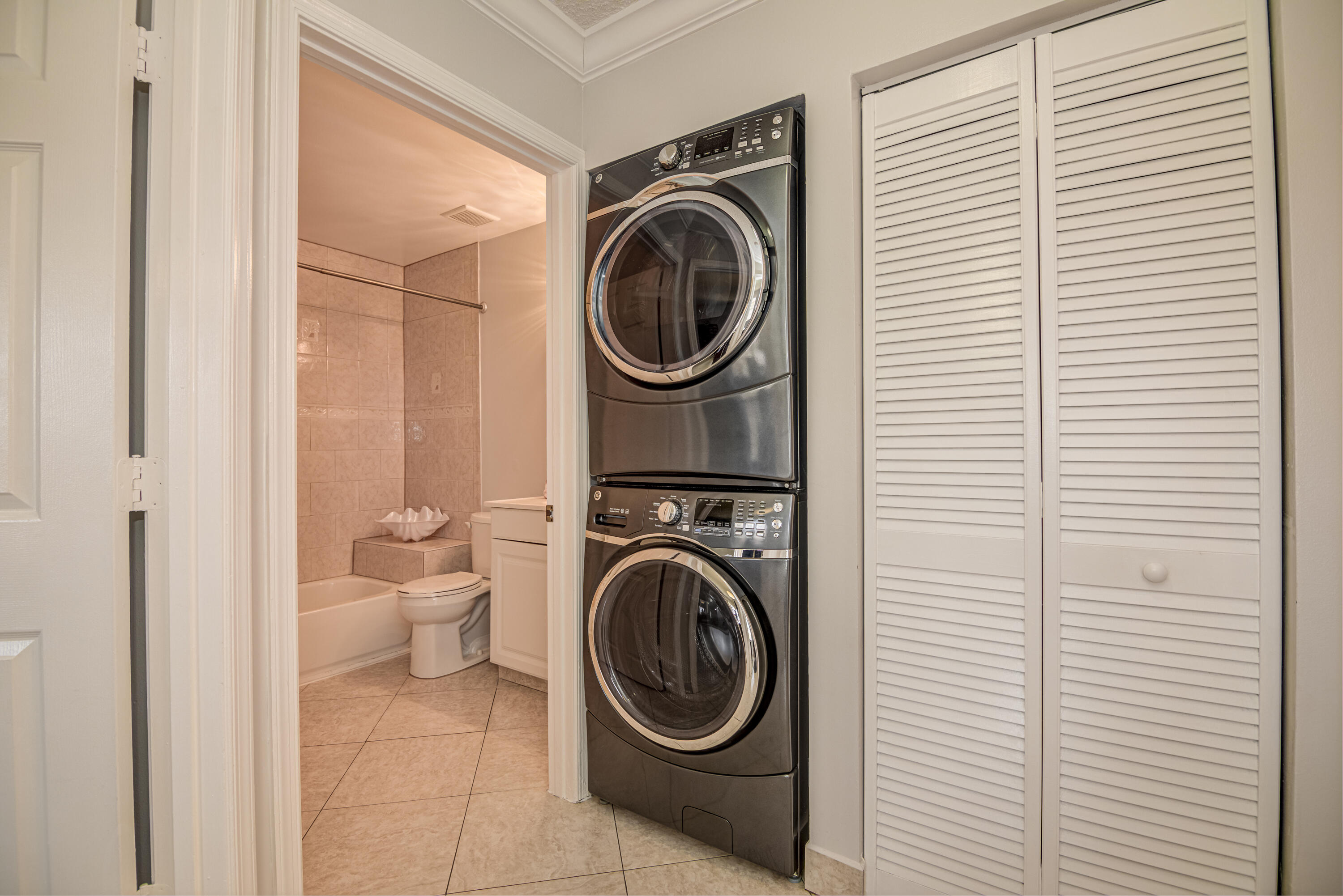 3171 Leewood Terrace, Unit L234 Boca Raton, FL 33431 - Photo 20 of 38 29-049A9367_8_9