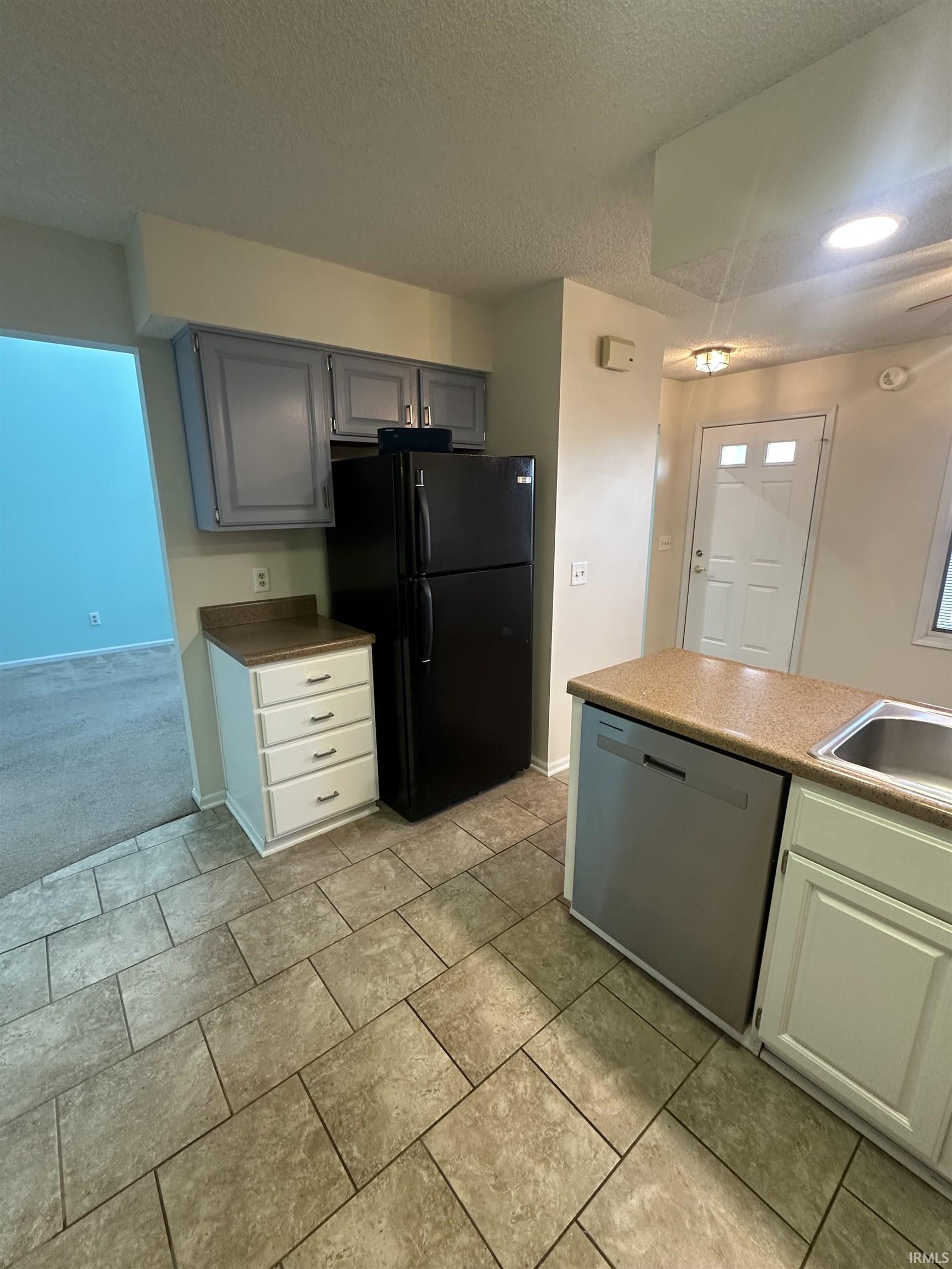 7883 Harrisburg Lane Fort Wayne, IN 46835 - Photo 4 of 26