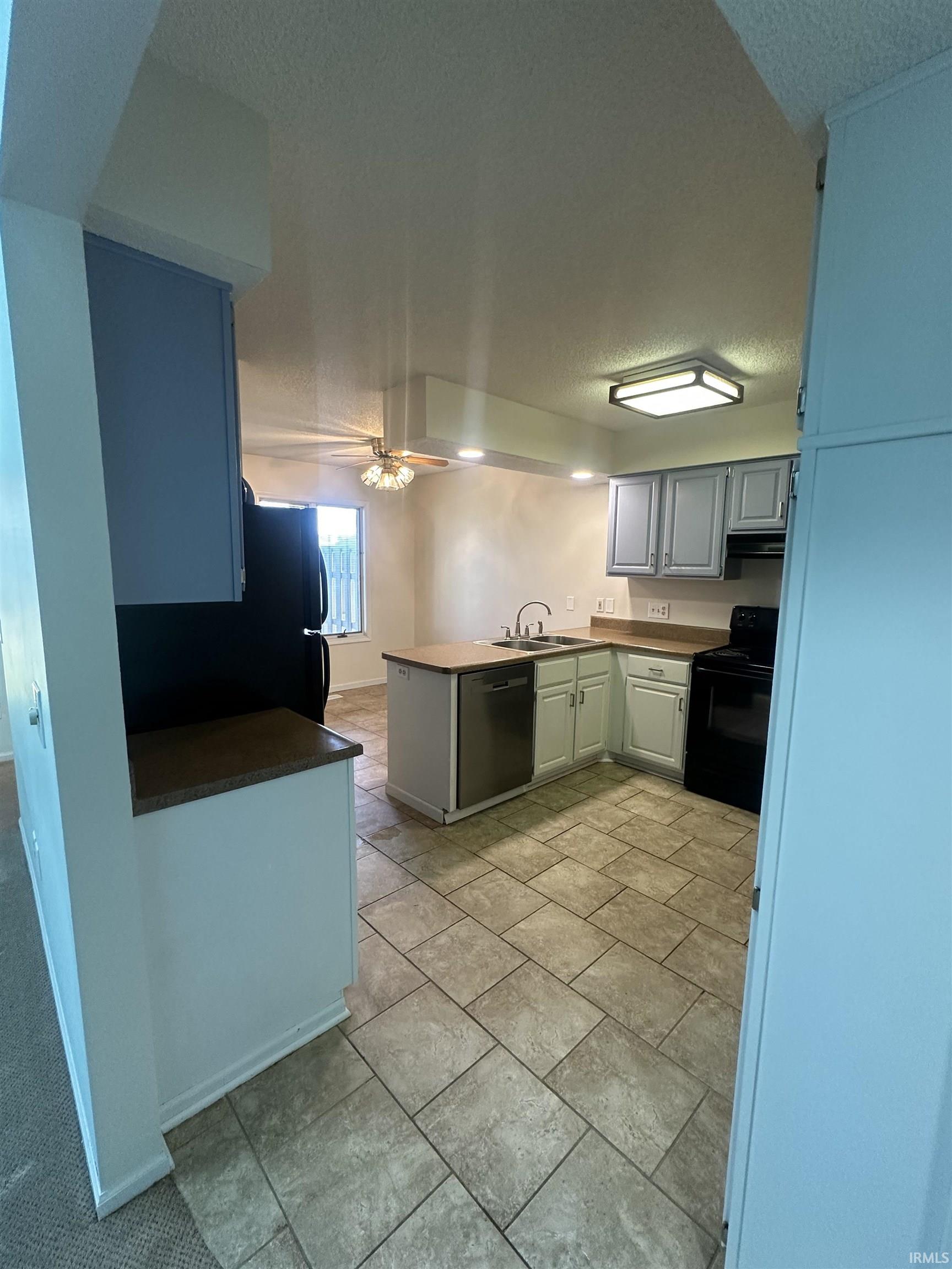 7883 Harrisburg Lane Fort Wayne, IN 46835 - Photo 5 of 26