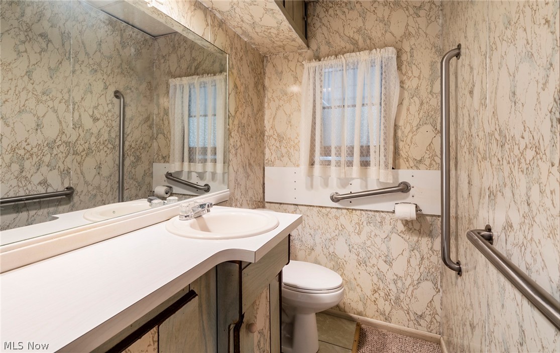 214 Reed Avenue Campbell, OH 44405 - Photo 12 of 47 1st floor half bathroom