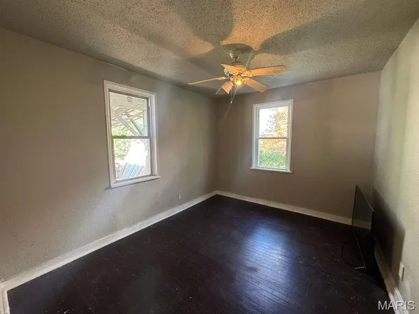 $69,000 | 15 North Harvey Avenue, St. Louis, MO 63135
