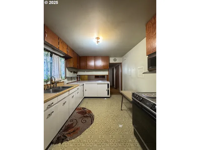 $299,900 | 31970 Fern Road, Philomath, OR 97370