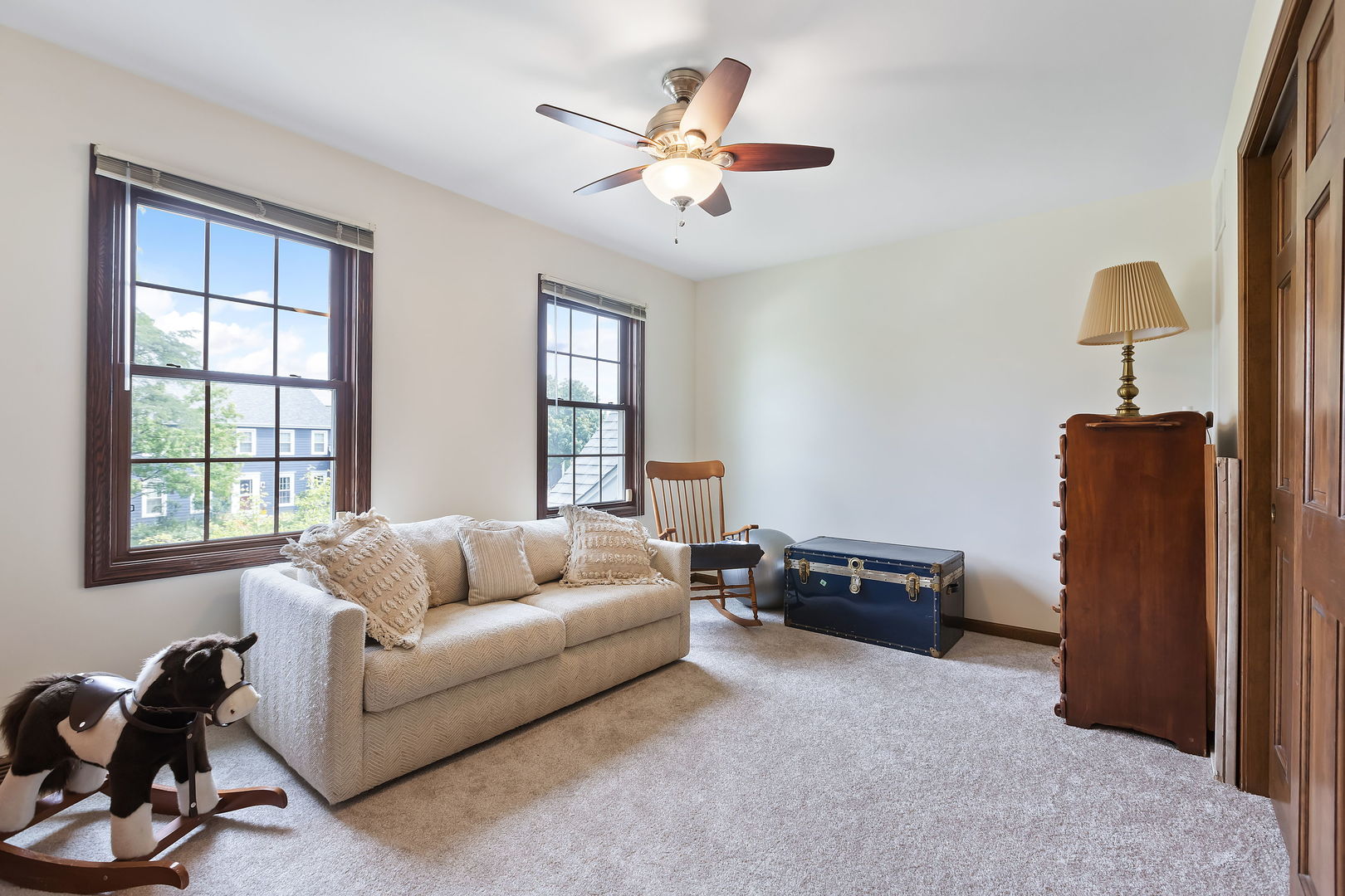 2647 Sun Valley Road Lisle, IL 60532 - Photo 20 of 26 a living room with furniture and a window