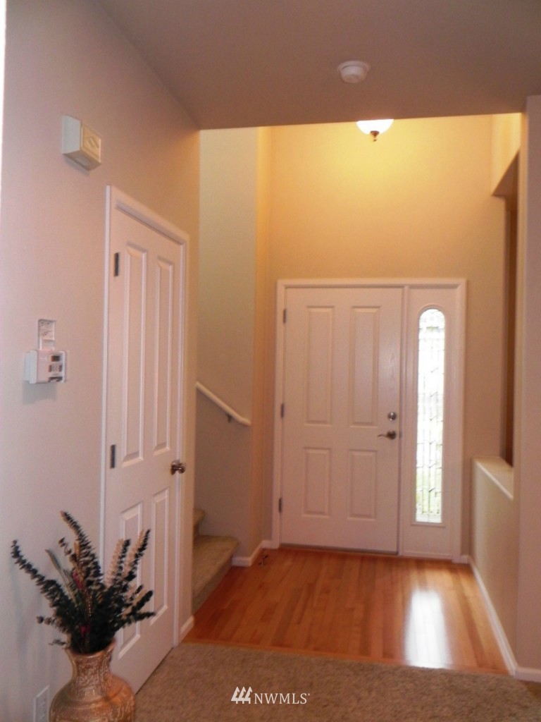 16955 166th Place Southeast Renton, WA 98058 - Photo 2 of 25