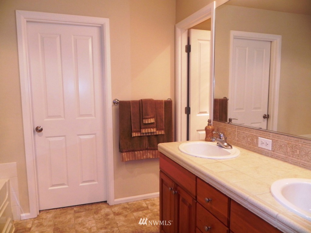 16955 166th Place Southeast Renton, WA 98058 - Photo 15 of 25