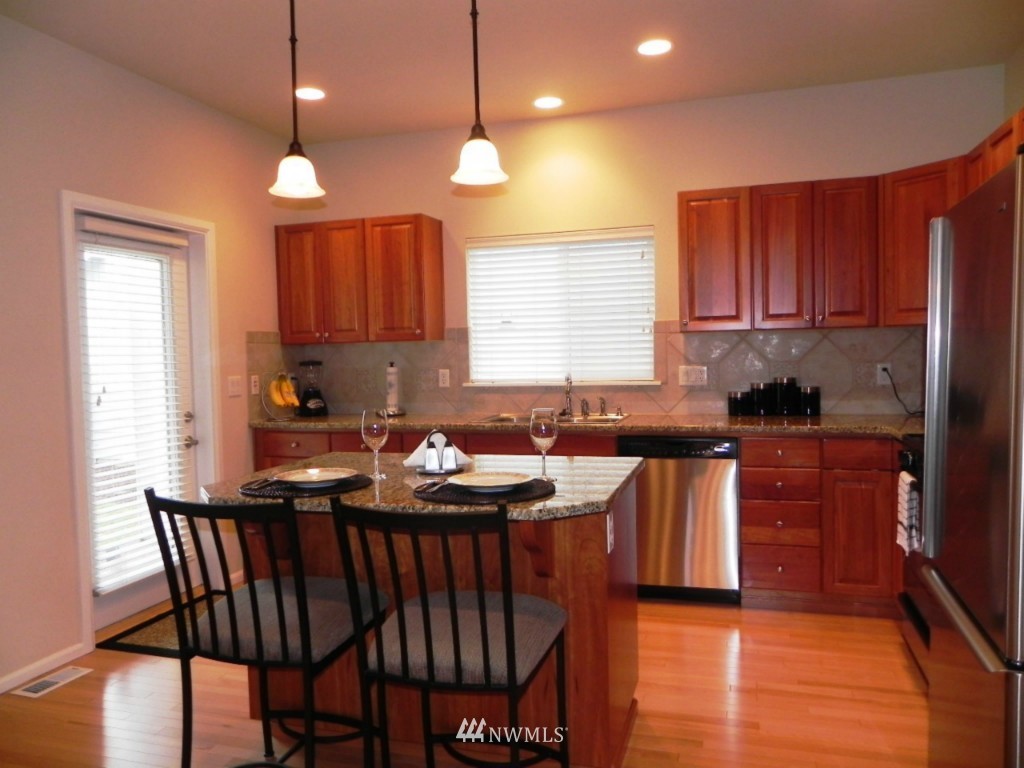 16955 166th Place Southeast Renton, WA 98058 - Photo 8 of 25