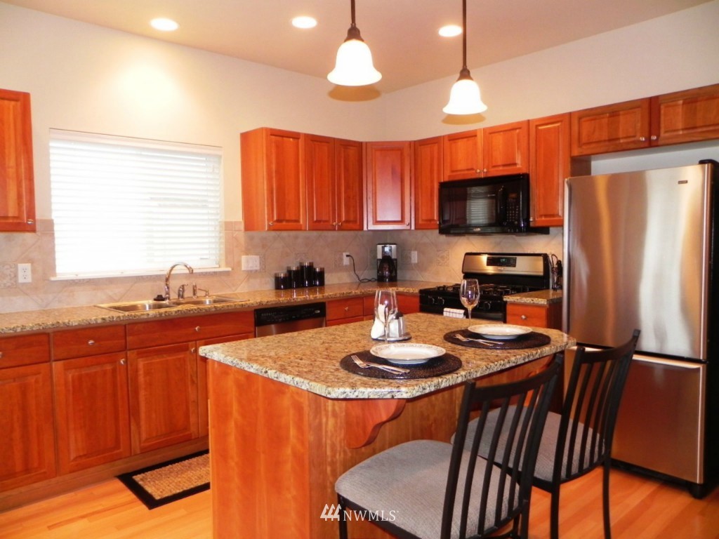 16955 166th Place Southeast Renton, WA 98058 - Photo 9 of 25