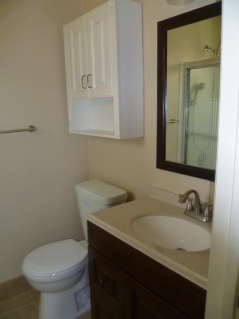 1088 Jeffery Street Boca Raton, FL 33487 - Photo 14 of 19 Bathroom