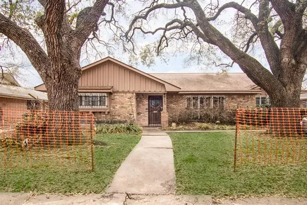 $2,095 | 4015 Mischire Drive, Houston, TX 77025