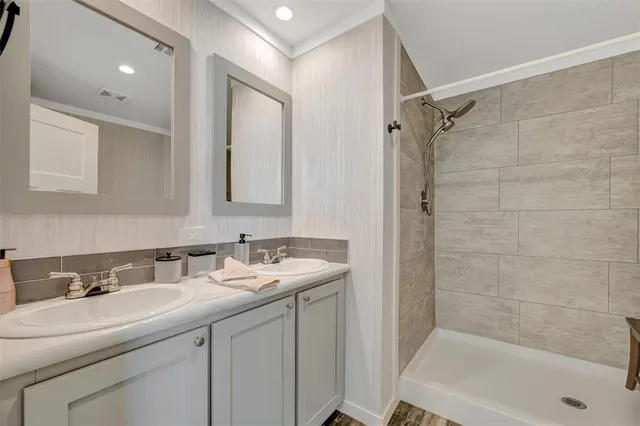 $199,900 | 105 West St Johns Way, Apollo Beach, FL 33572