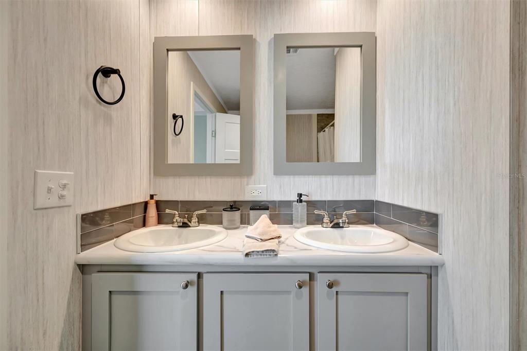 105 West St Johns Way Apollo Beach, FL 33572 - Photo 14 of 33