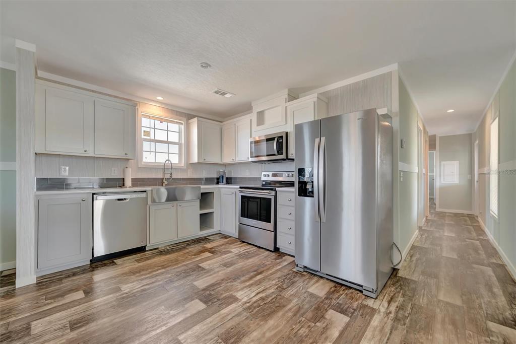 105 West St Johns Way Apollo Beach, FL 33572 - Photo 6 of 33