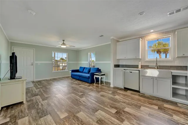 $199,900 | 105 West St Johns Way, Apollo Beach, FL 33572