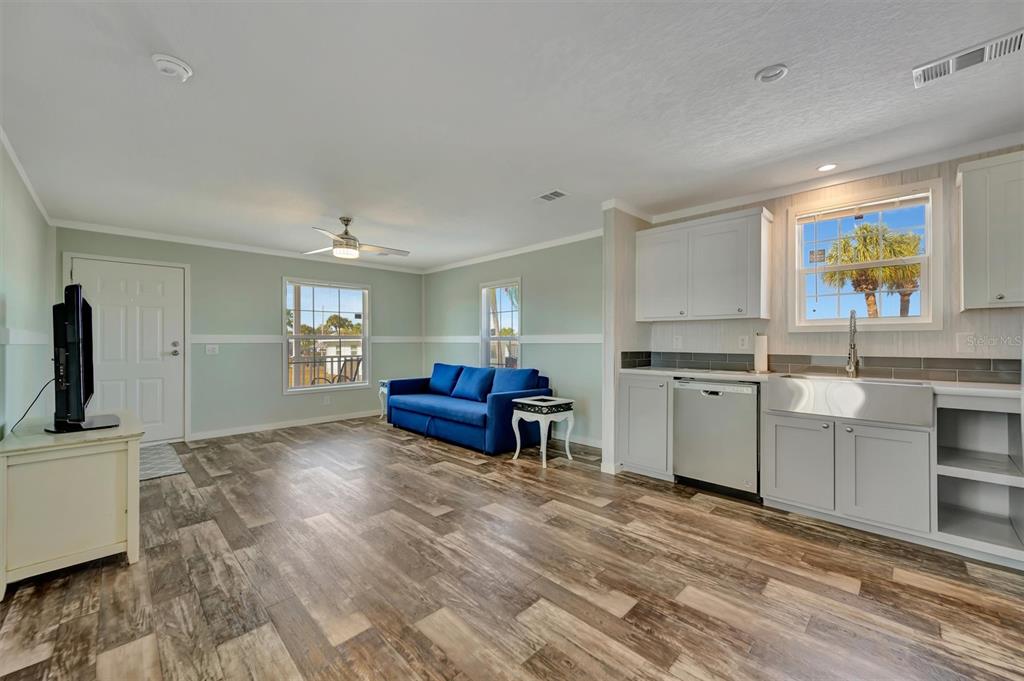 105 West St Johns Way Apollo Beach, FL 33572 - Photo 8 of 33